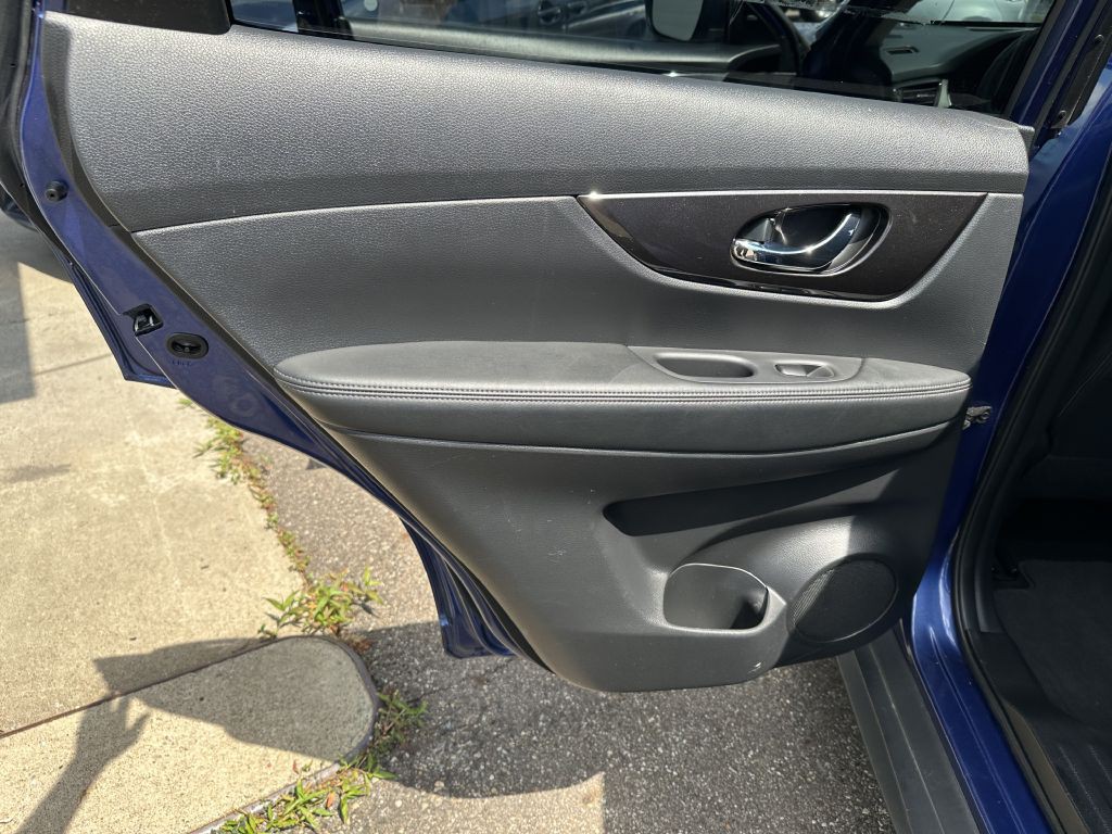 2018 Nissan Rogue Image 22