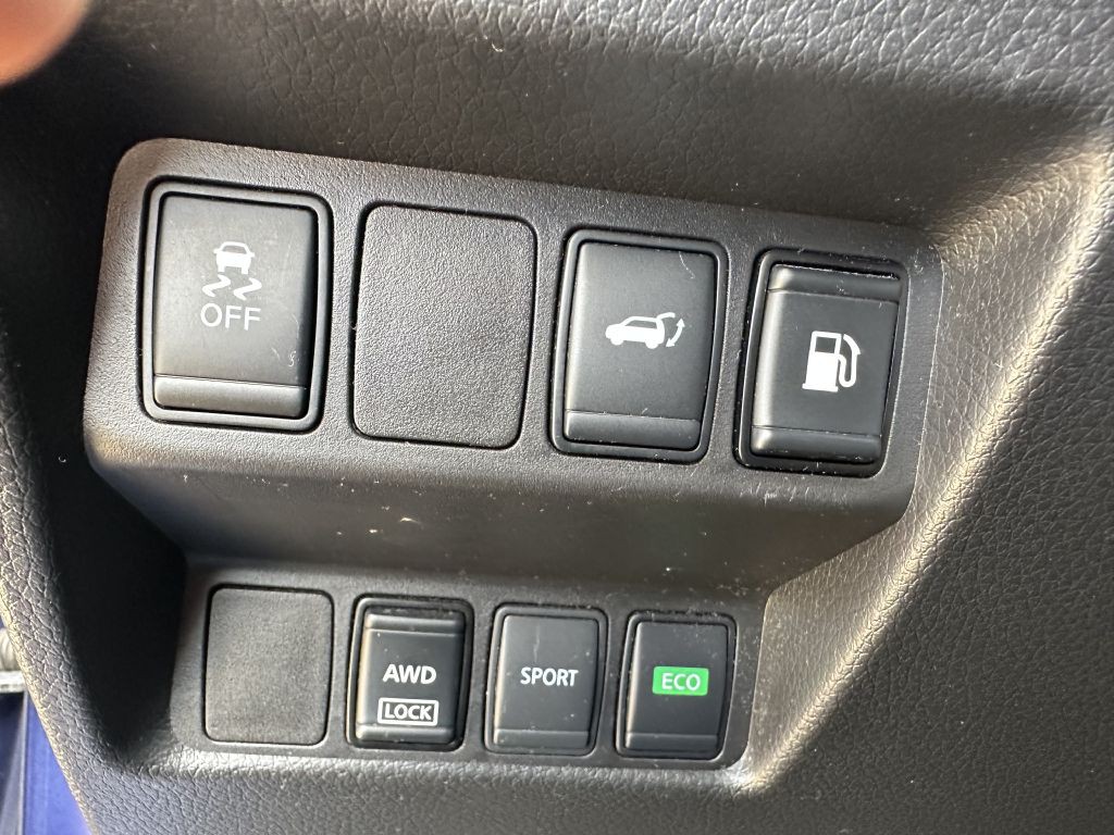 2018 Nissan Rogue Image 24