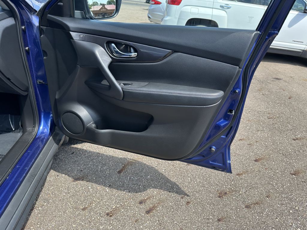 2018 Nissan Rogue Image 29