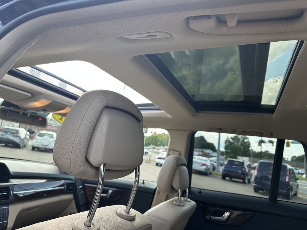 2011 Mercedes-Benz GLK-Class Image 13
