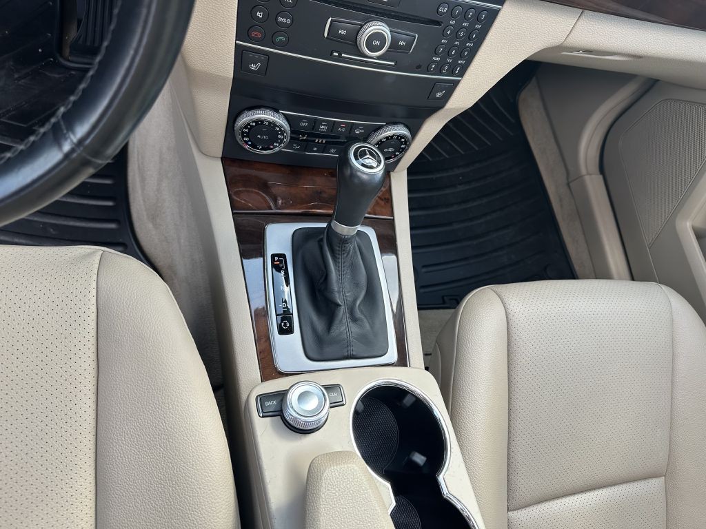 2011 Mercedes-Benz GLK-Class Image 20