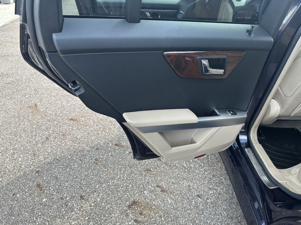 2011 Mercedes-Benz GLK-Class Image 22
