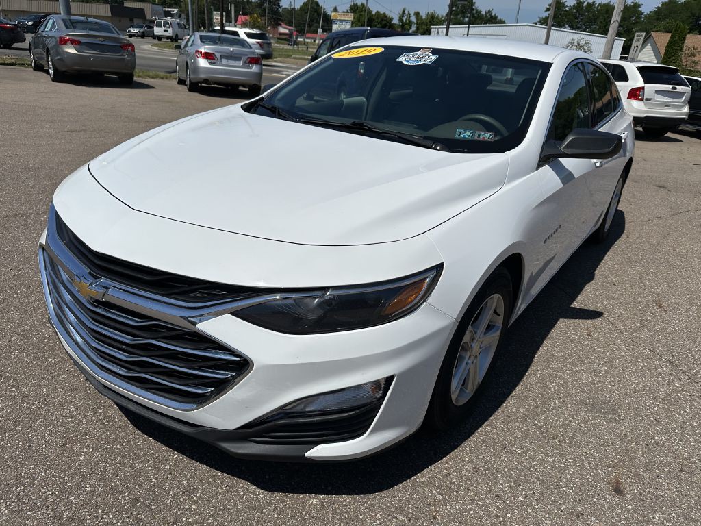 2019 Chevrolet Malibu Image 2