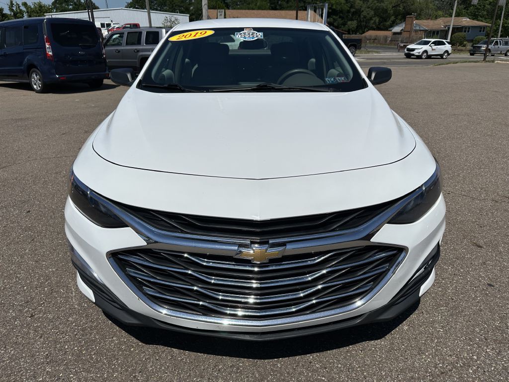2019 Chevrolet Malibu Image 3