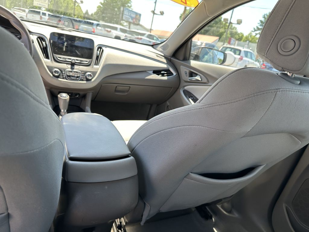 2019 Chevrolet Malibu Image 16