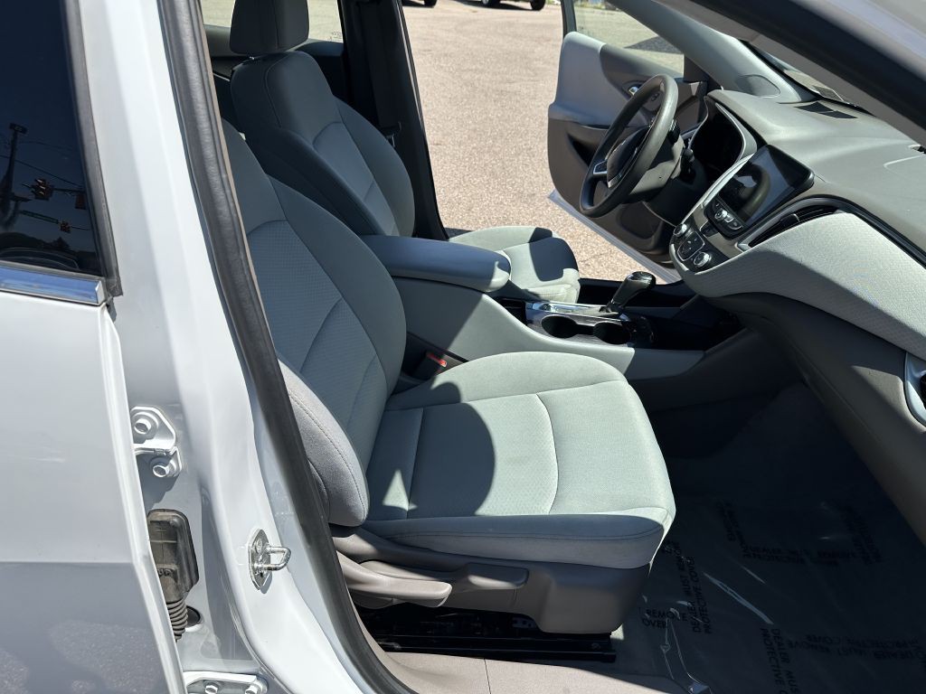 2019 Chevrolet Malibu Image 24