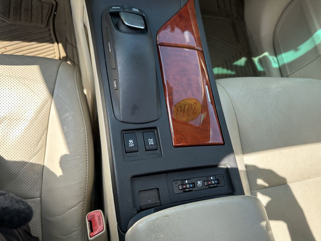 2010 Lexus RX Image 20