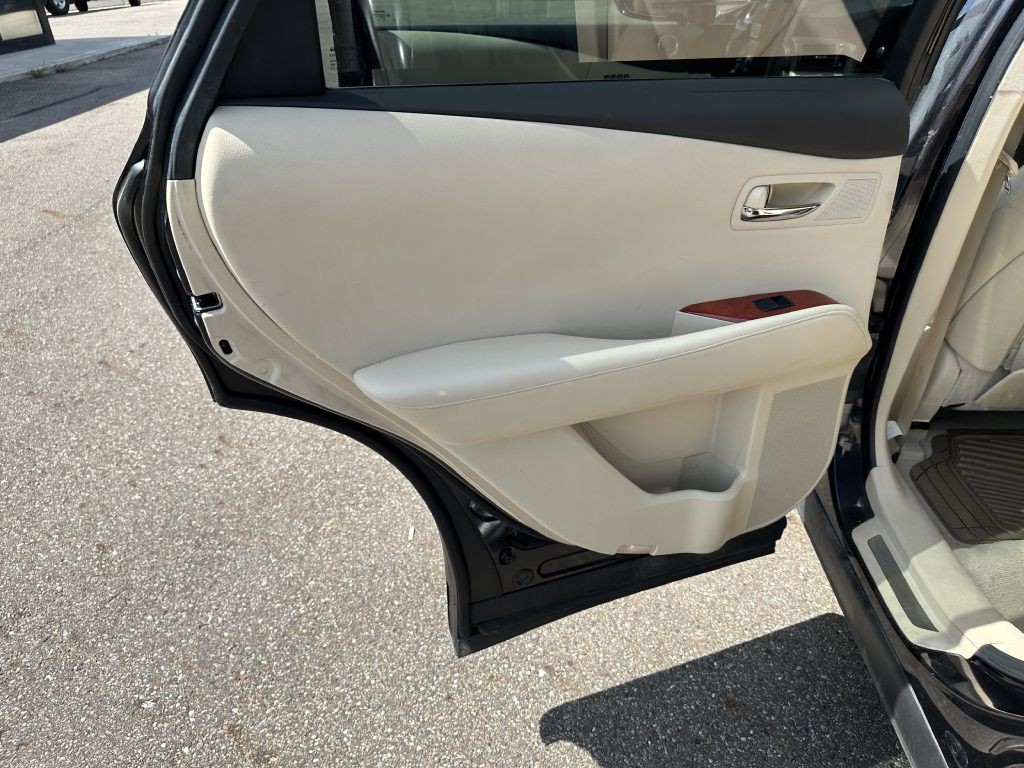 2010 Lexus RX Image 22