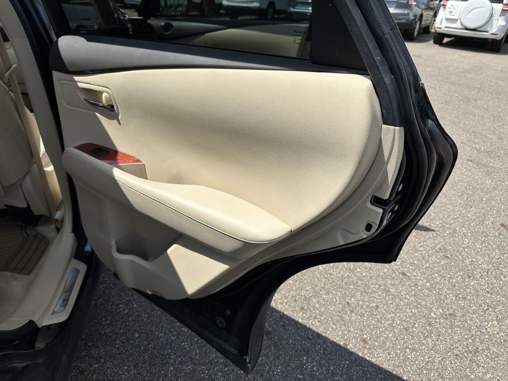 2010 Lexus RX Image 29