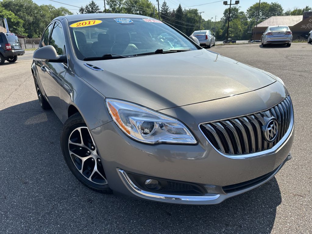 2017 Buick Regal Image 1