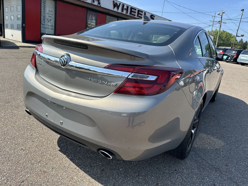 2017 Buick Regal Image 5