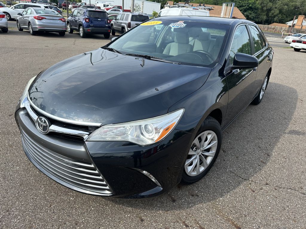 2015 Toyota Camry Image 2