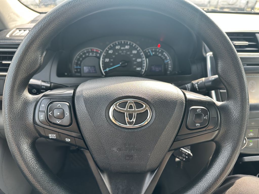 2015 Toyota Camry Image 10