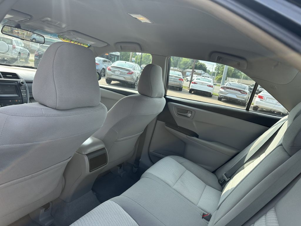2015 Toyota Camry Image 14