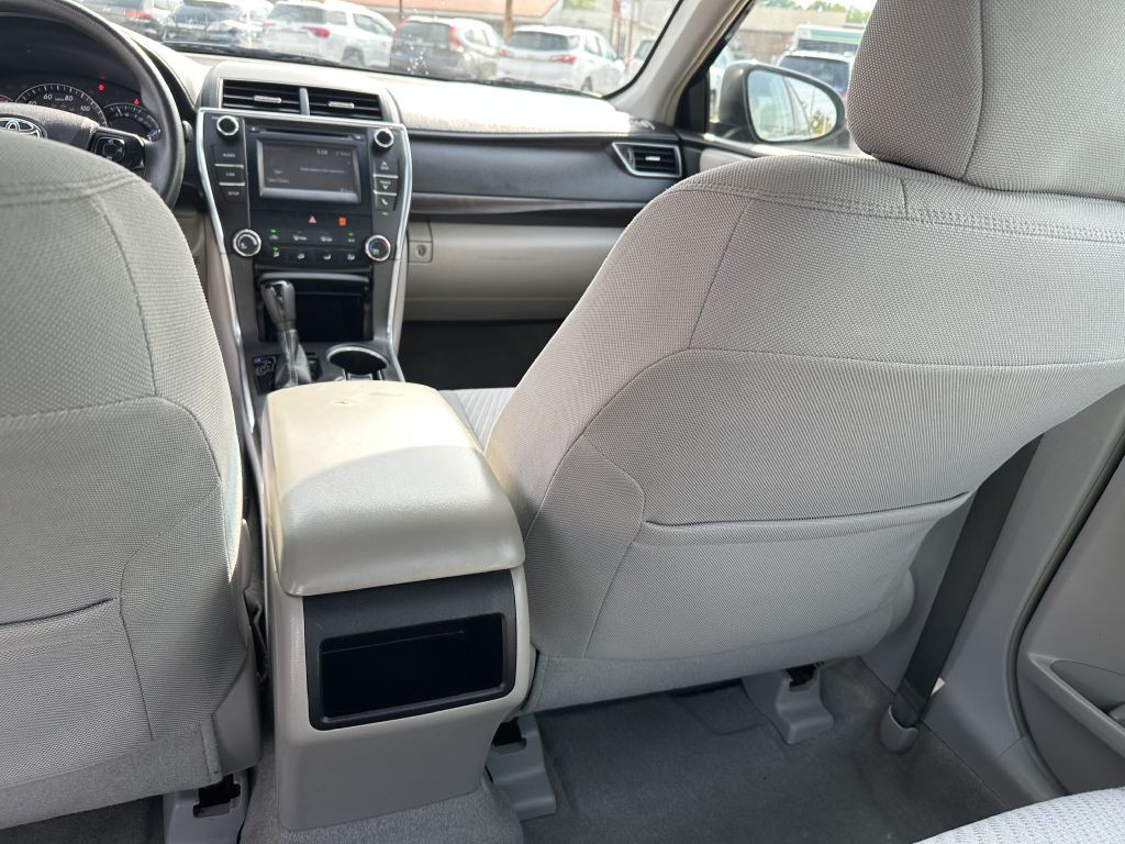 2015 Toyota Camry Image 15
