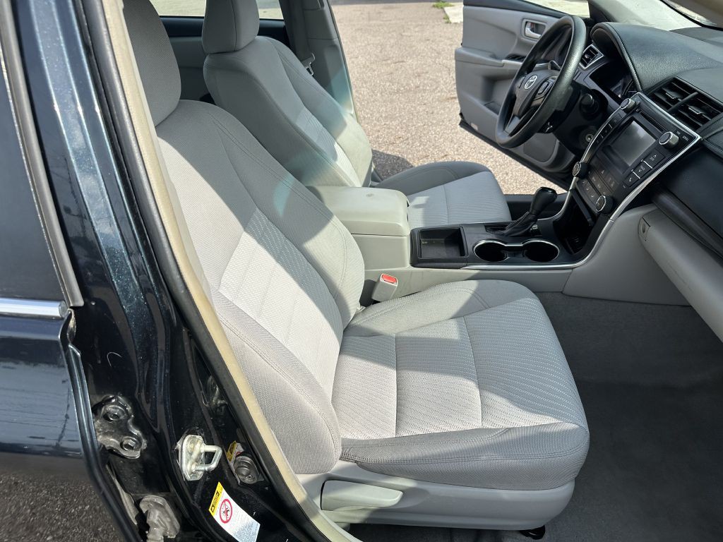 2015 Toyota Camry Image 24