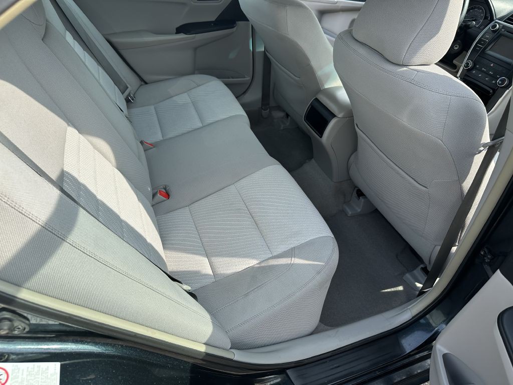 2015 Toyota Camry Image 25