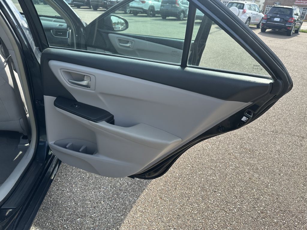 2015 Toyota Camry Image 27
