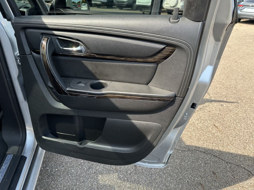 2015 GMC Acadia Image 32