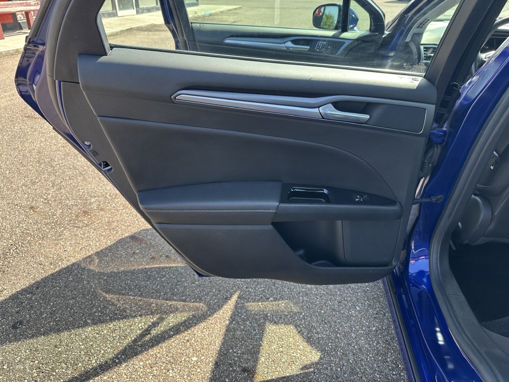 2016 Ford Fusion Image 20