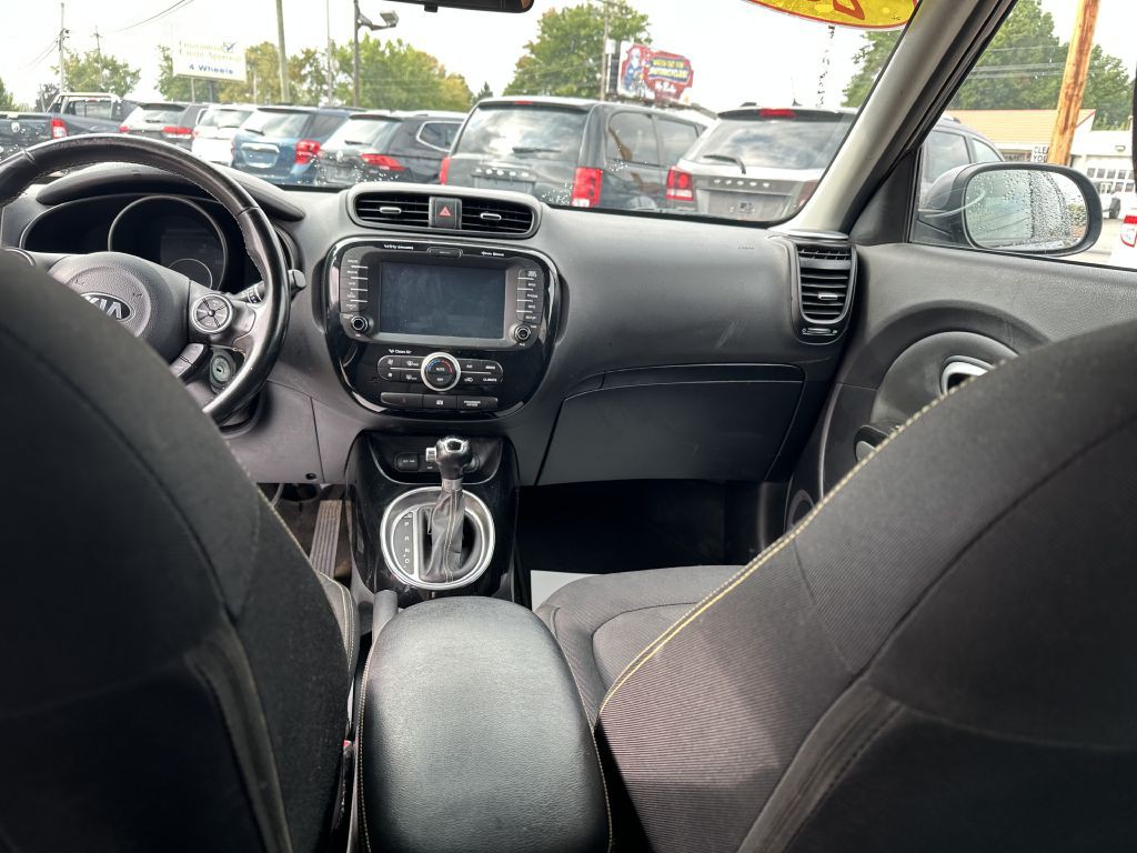 2015 Kia Soul Image 16