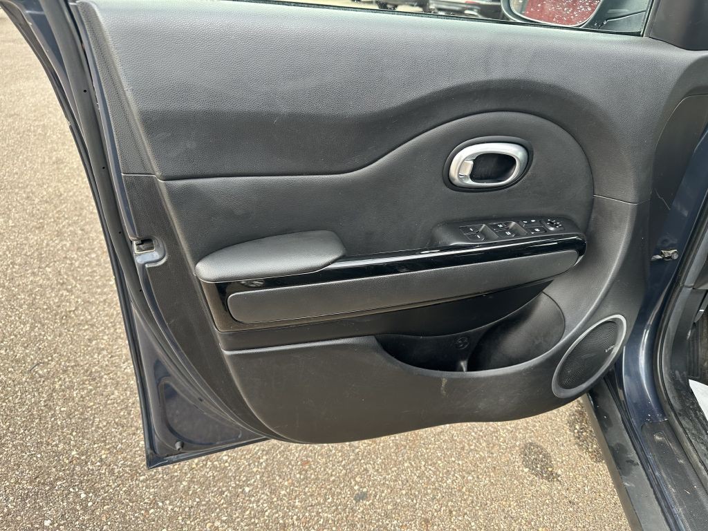 2015 Kia Soul Image 18