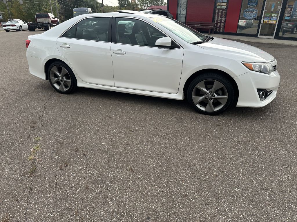 2014 Toyota Camry Image 8