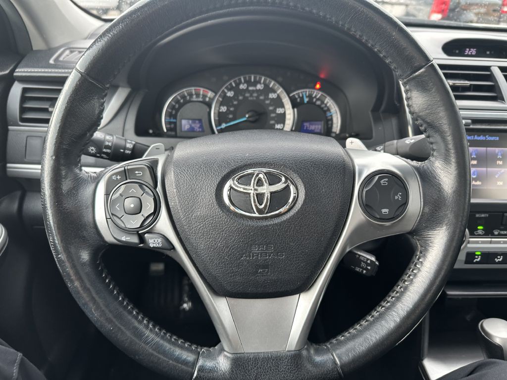 2014 Toyota Camry Image 10
