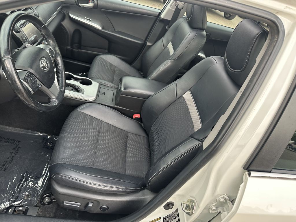2014 Toyota Camry Image 13