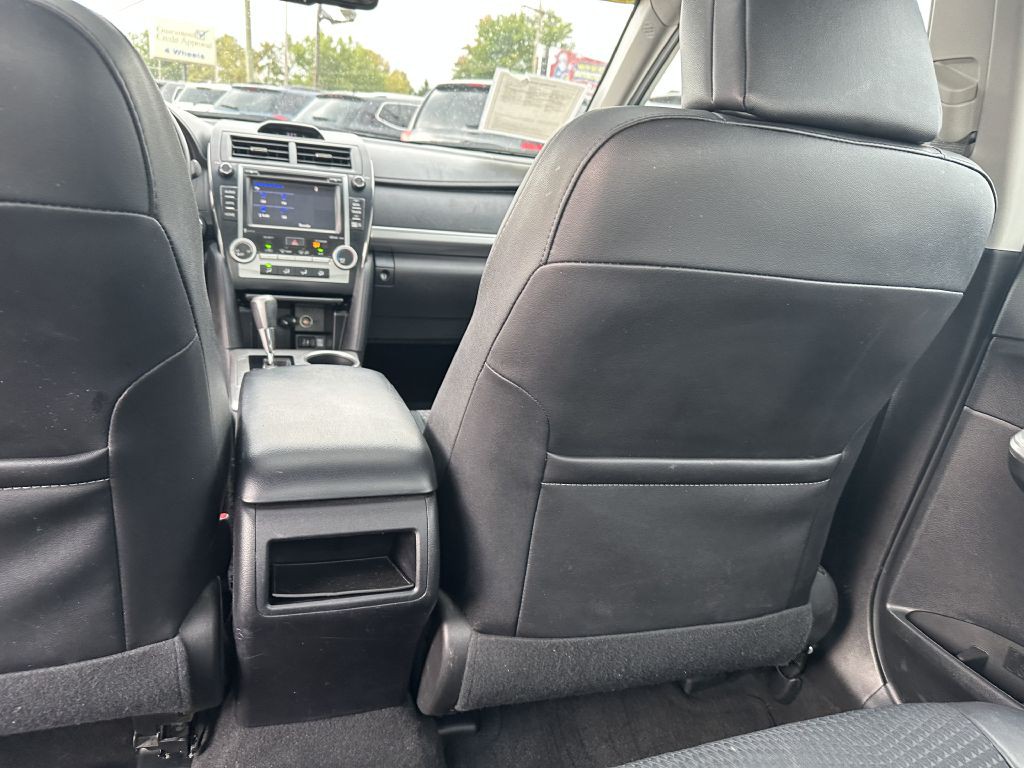2014 Toyota Camry Image 15