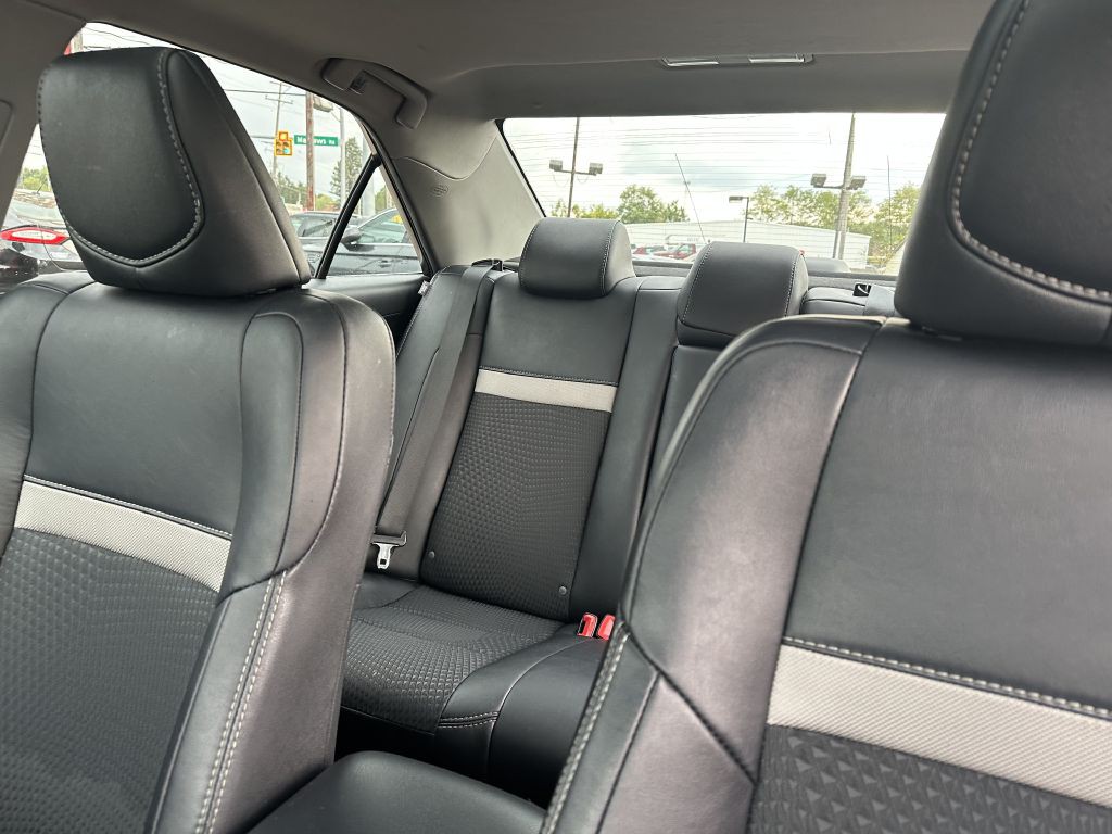 2014 Toyota Camry Image 16