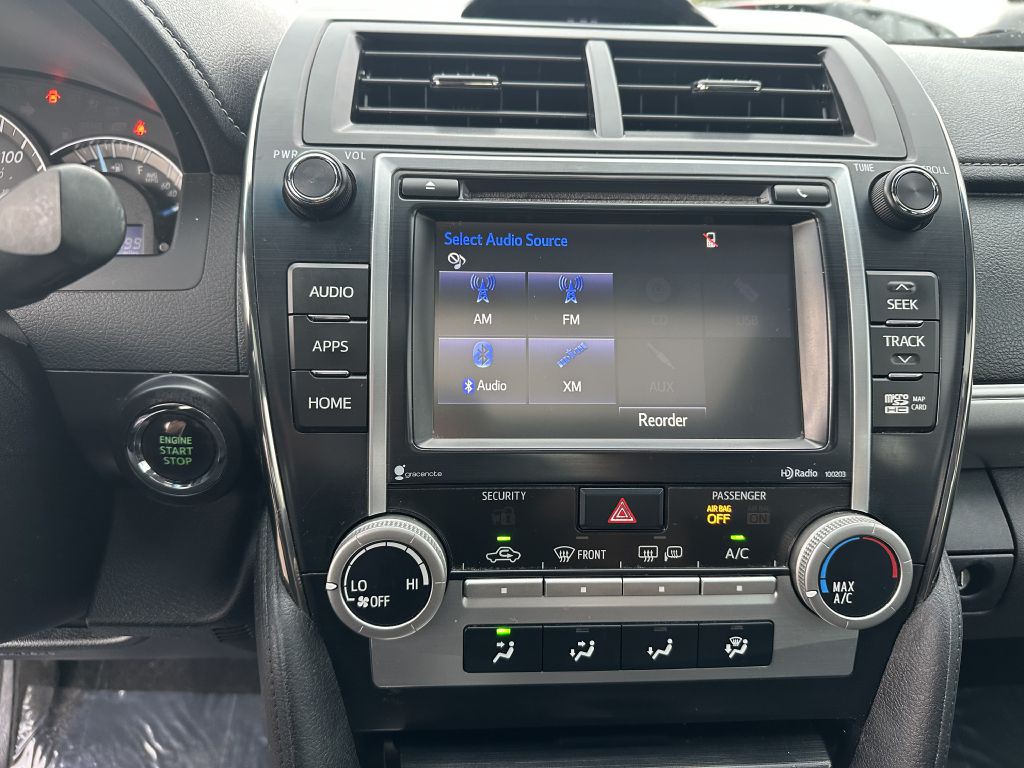 2014 Toyota Camry Image 17