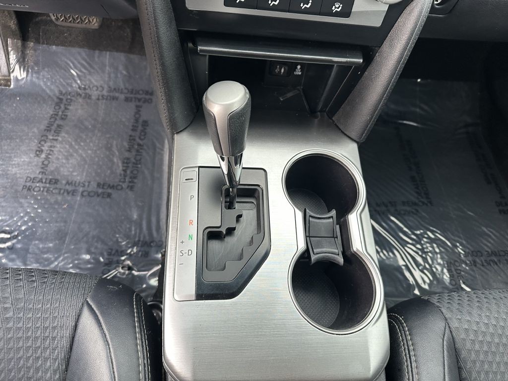 2014 Toyota Camry Image 18