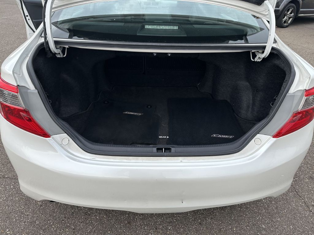 2014 Toyota Camry Image 29