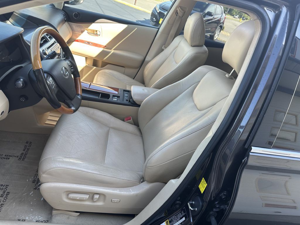 2010 Lexus RX Image 13