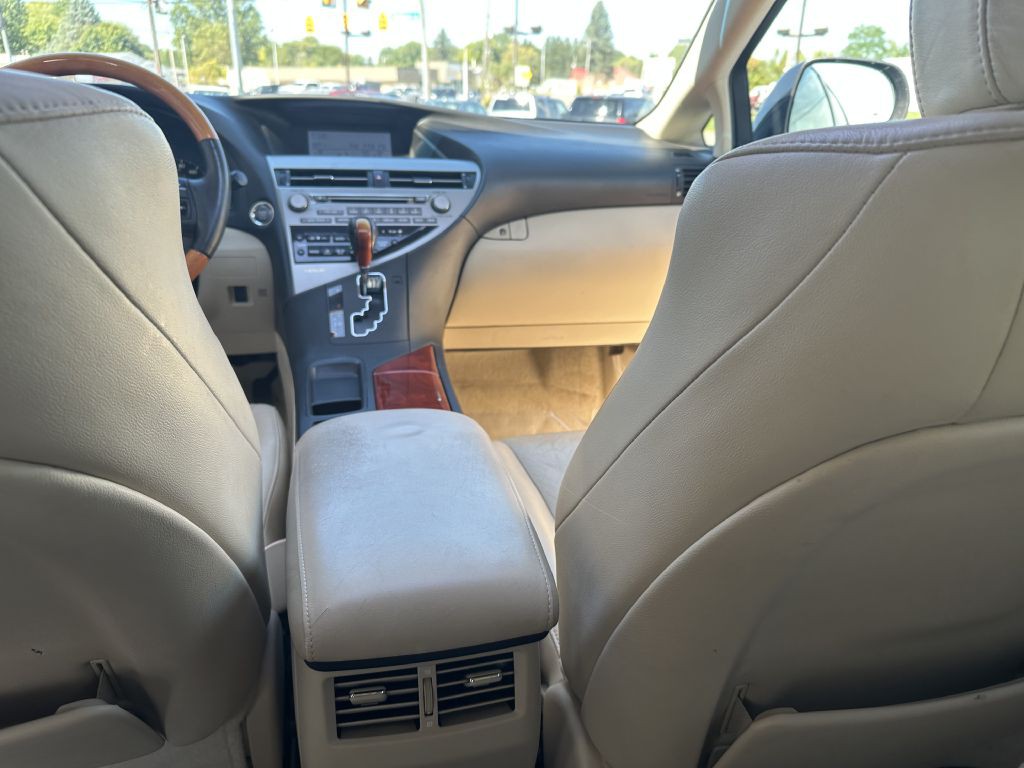 2010 Lexus RX Image 17