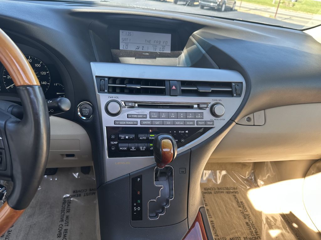 2010 Lexus RX Image 19