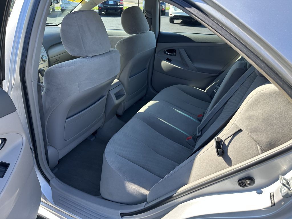 2009 Toyota Camry Image 12