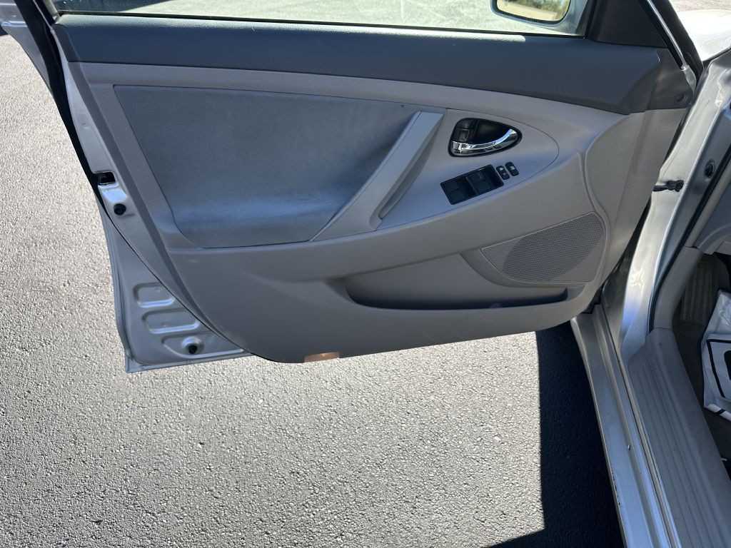 2009 Toyota Camry Image 18