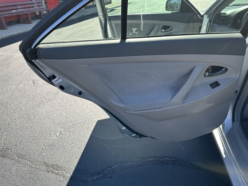 2009 Toyota Camry Image 19