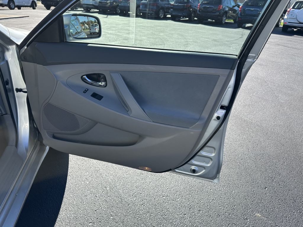 2009 Toyota Camry Image 23
