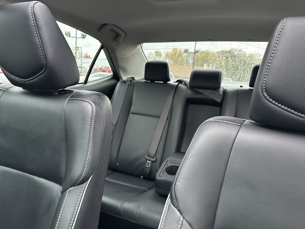 2015 Toyota Corolla Image 18