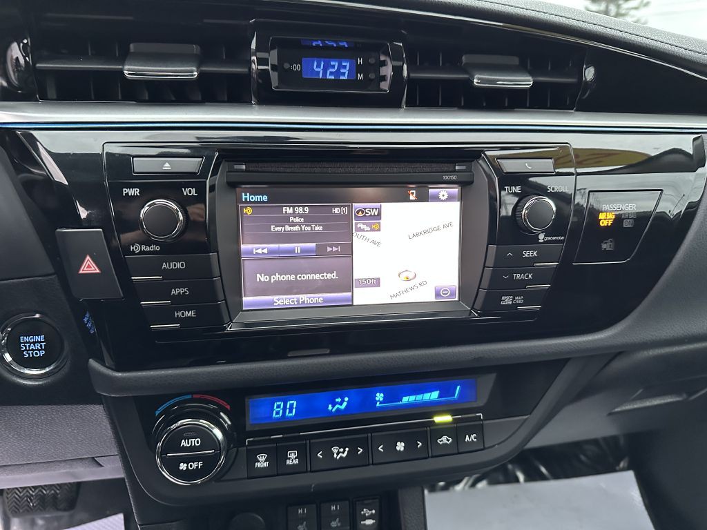 2015 Toyota Corolla Image 19