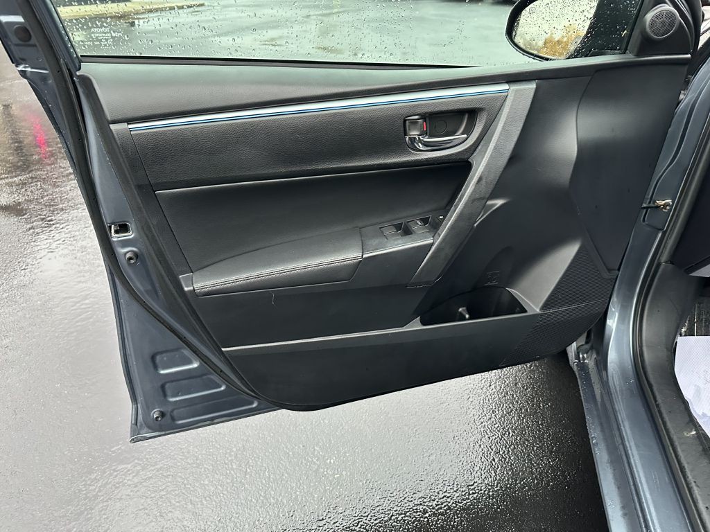 2015 Toyota Corolla Image 21