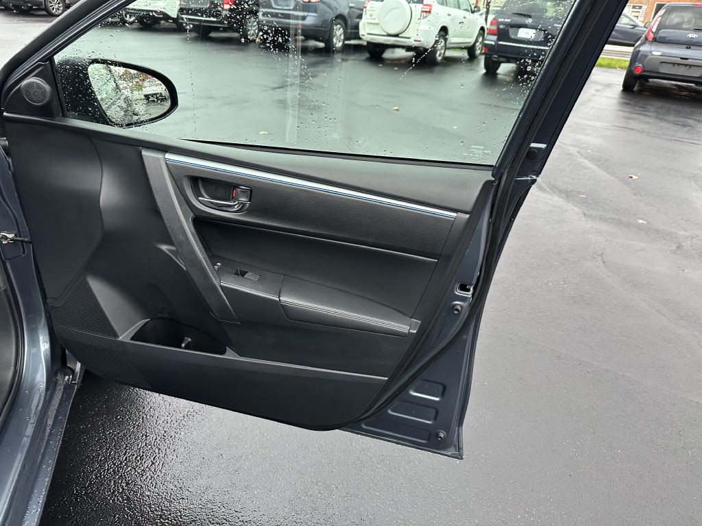 2015 Toyota Corolla Image 28