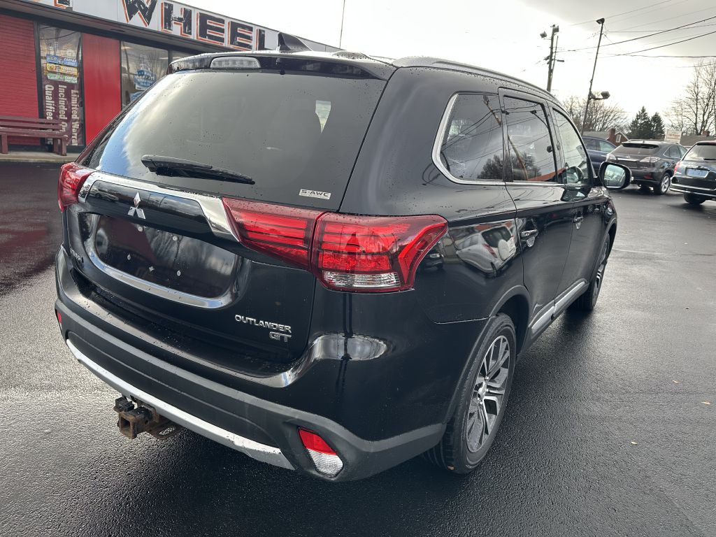 2017 Mitsubishi Outlander Image 5