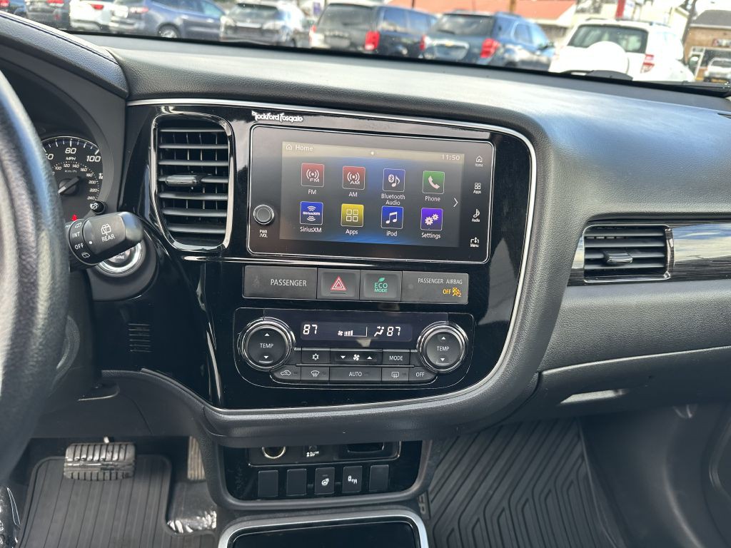 2017 Mitsubishi Outlander Image 20
