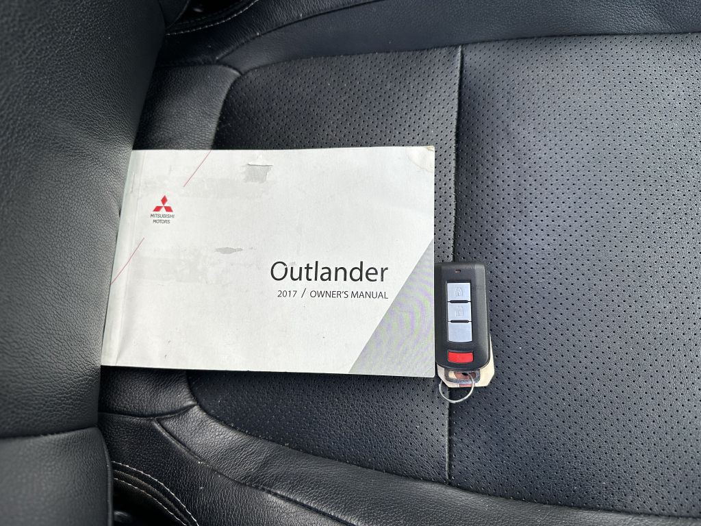 2017 Mitsubishi Outlander Image 26
