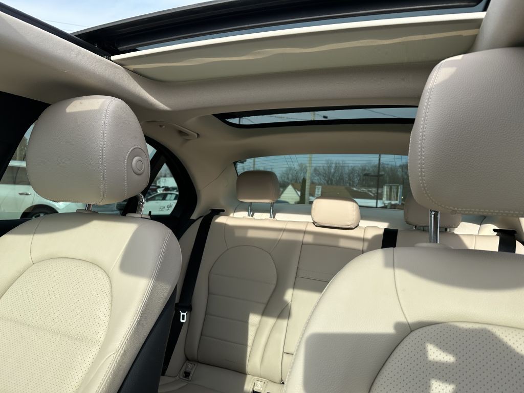 2017 Mercedes-Benz C-Class Image 16