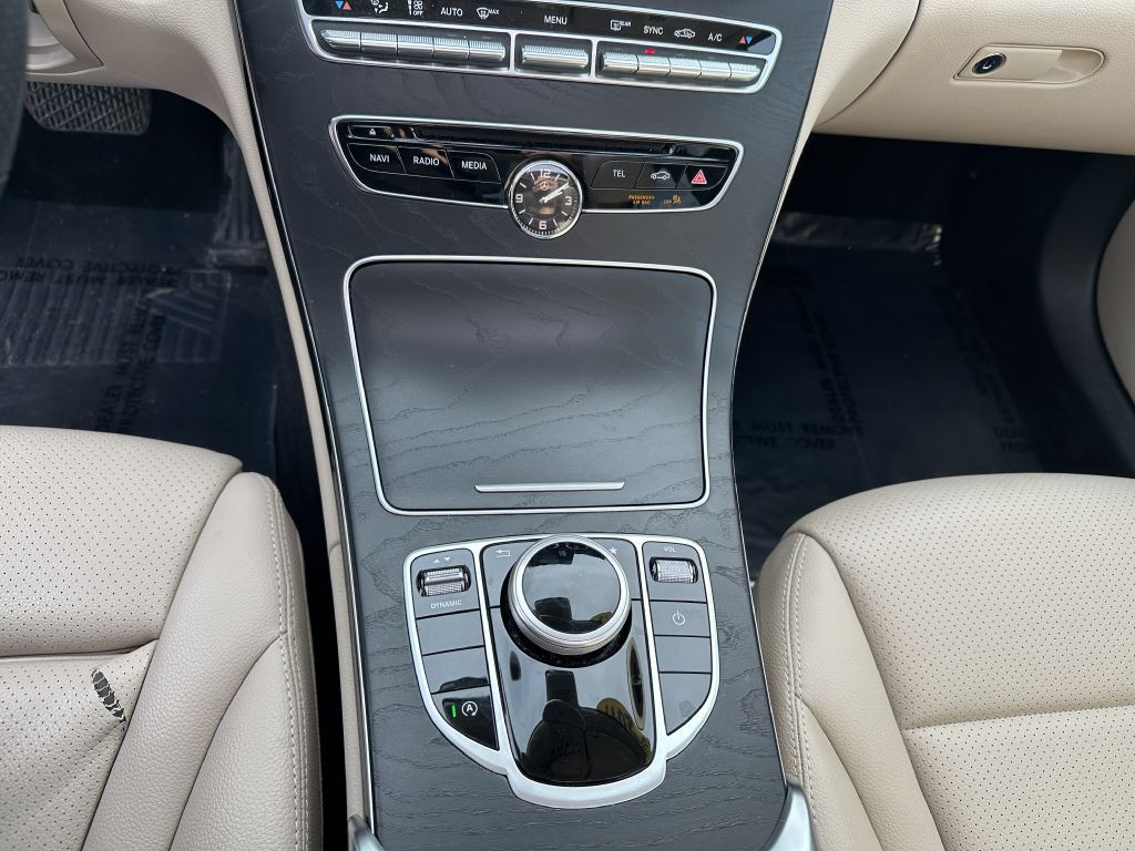 2017 Mercedes-Benz C-Class Image 18